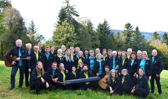 Gruppenfoto02.jpg Gruppenfoto02.jpg