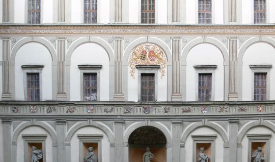 Foto Palast innenhof für Konzert 13.07.24 Sinden unter den Arkaden.jpg Foto Palast innenhof für Konzert 13.07.24 Sinden unter den Arkaden.jpg