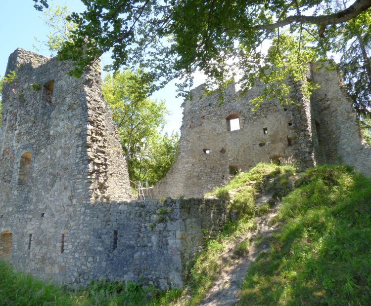 Barbara Neyer Ruine Alt-Ems