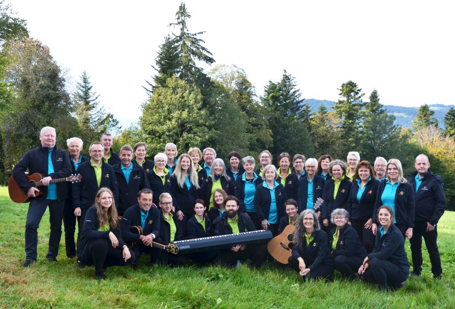 Gruppenfoto02.jpg Gruppenfoto02.jpg