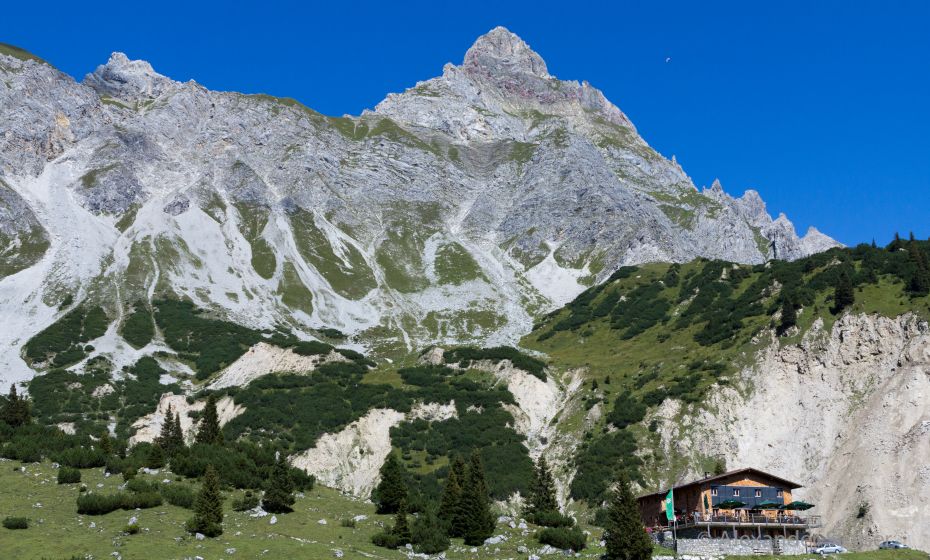 Zimba mit Heinrich Hueter-Hütte Zimba mit Heinrich Hueter-Hütte