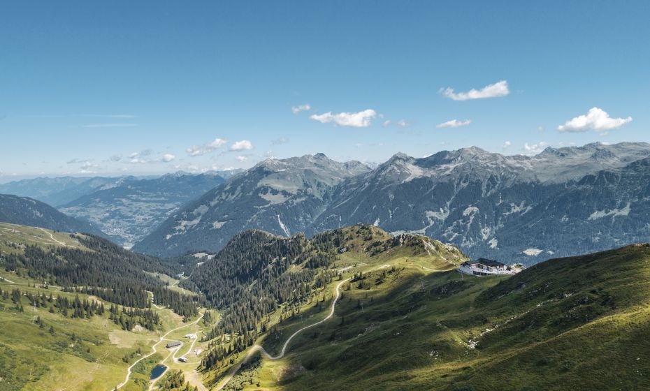 View from the Madrisella to the Nova Stoba View from the Madrisella to the Nova Stoba