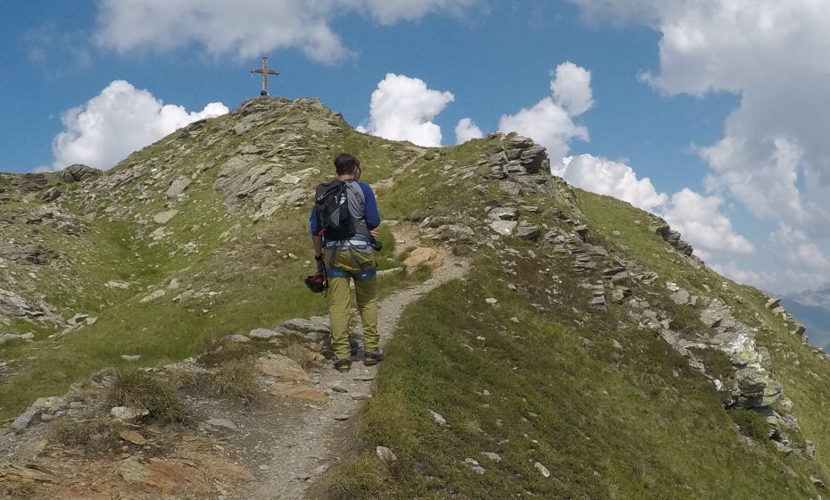Path to the summit Madrisella