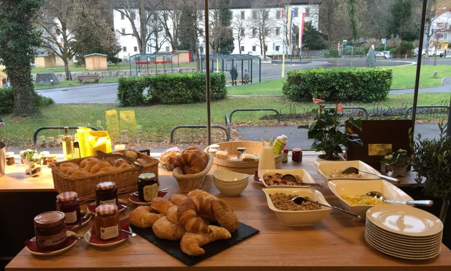 Zimmer & Appartements am SchloÃplatz Zimmer & Appartements am SchloÃplatz