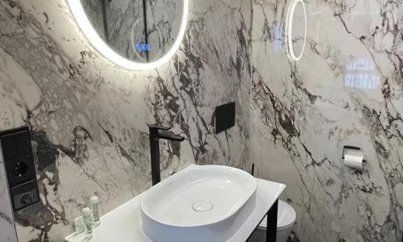 Zimmer & Appartements am SchloÃplatz Zimmer & Appartements am SchloÃplatz