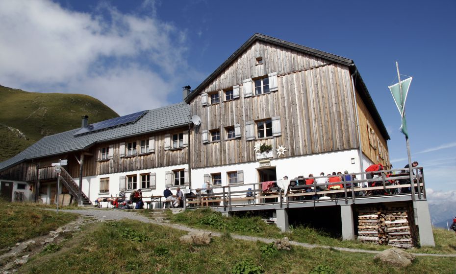 The Tilisunah Hut in the RÃ¤tikon